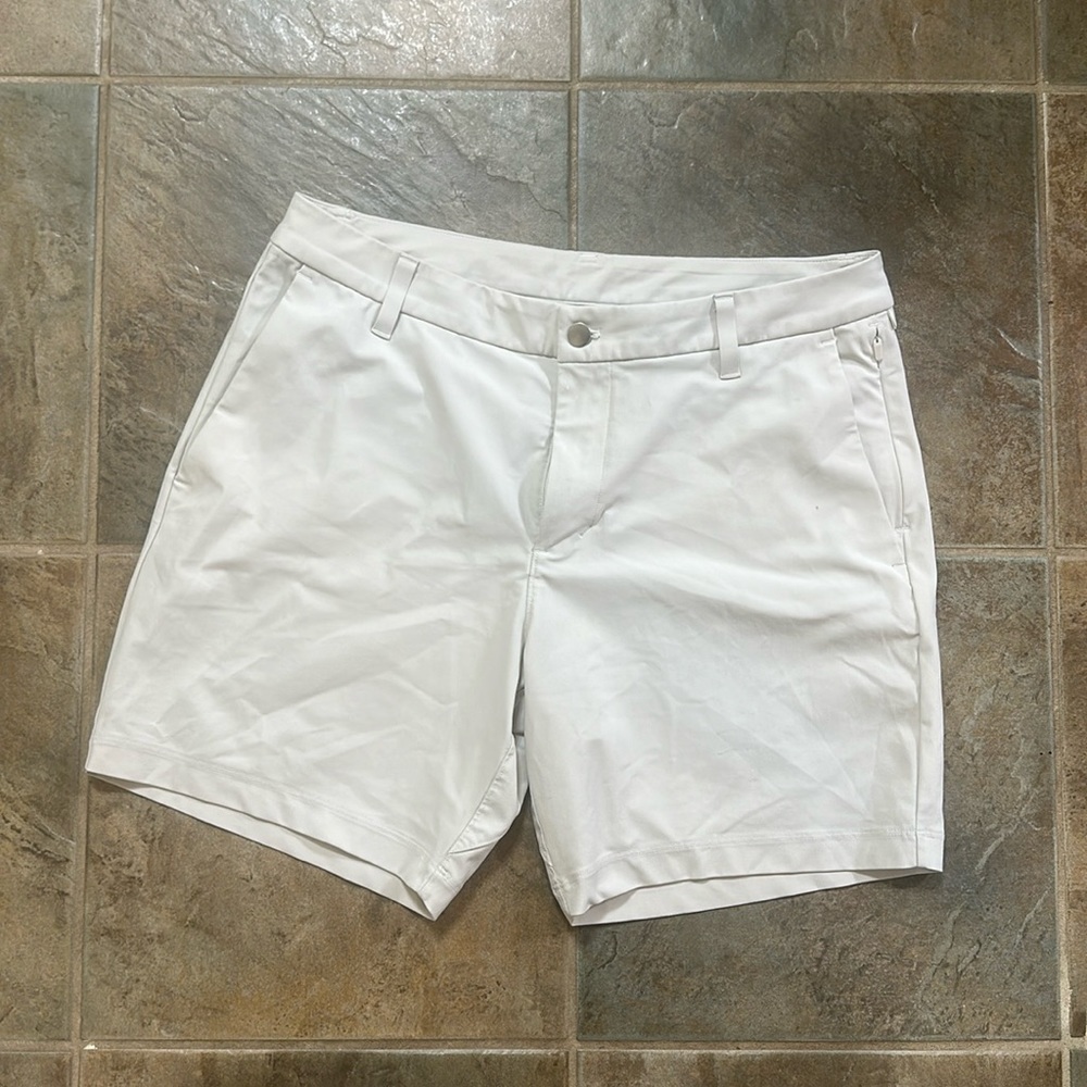 NWOT Lululemon Shorts size 33